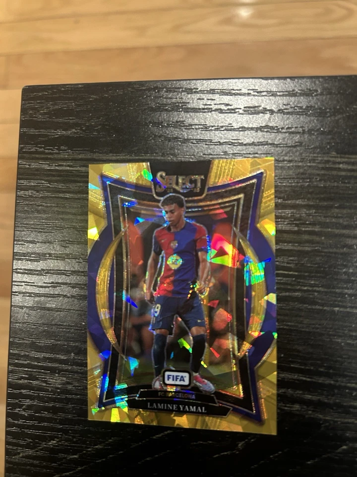 2024-25 Select FIFA Lamine Yamal Gold Prizm / Wave #'d 09/10 SSP Barcelona Spain