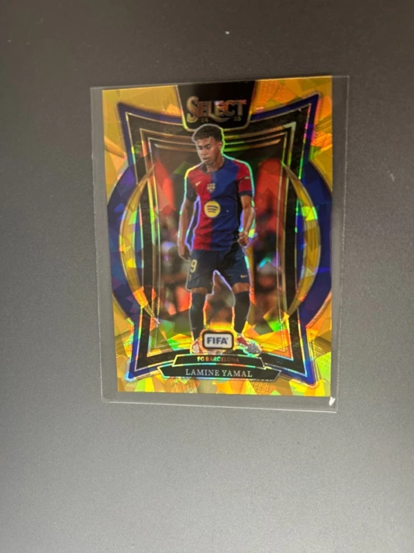 2024-25 Select FIFA Lamine Yamal Gold Prizm / Wave #'d 09/10 SSP Barcelona Spain - Image 4