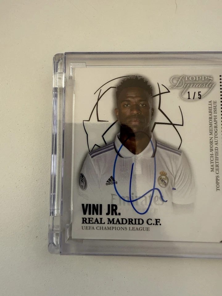 2022-23 Topps Dynasty UCL Soccer Vini Jr On Card Auto Dual Relic Patch 1/5 RARE - Image 7