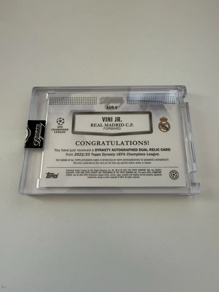2022-23 Topps Dynasty UCL Soccer Vini Jr On Card Auto Dual Relic Patch 1/5 RARE - Image 4