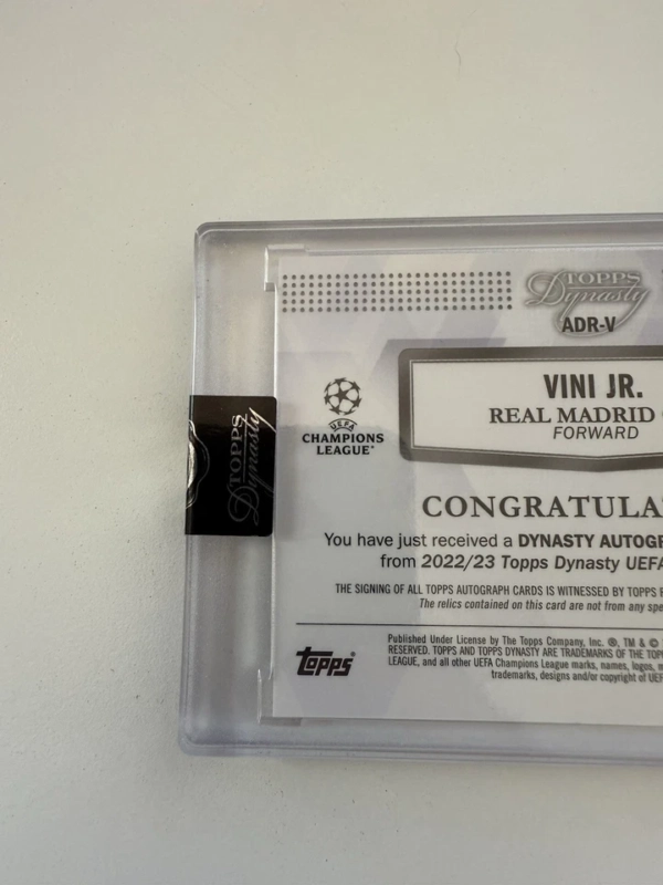 2022-23 Topps Dynasty UCL Soccer Vini Jr On Card Auto Dual Relic Patch 1/5 RARE - Image 3